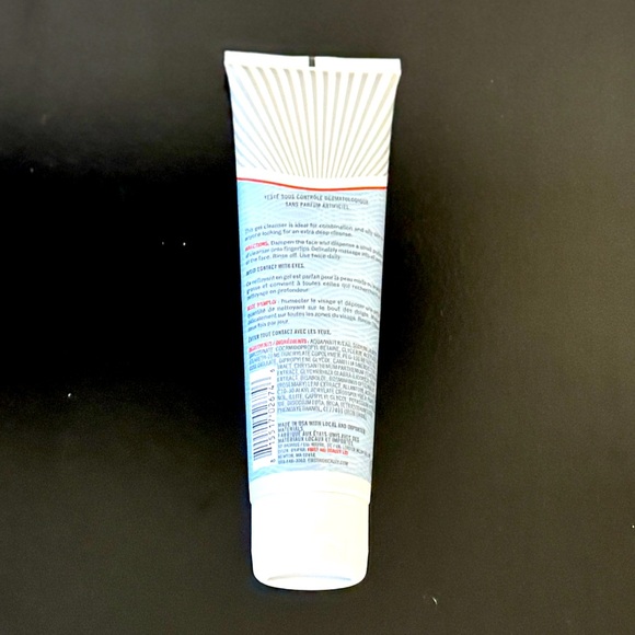 FIRST AID BEAUTY DEEP CLEANSER WITH RED CLAY - Picture 4 of 5